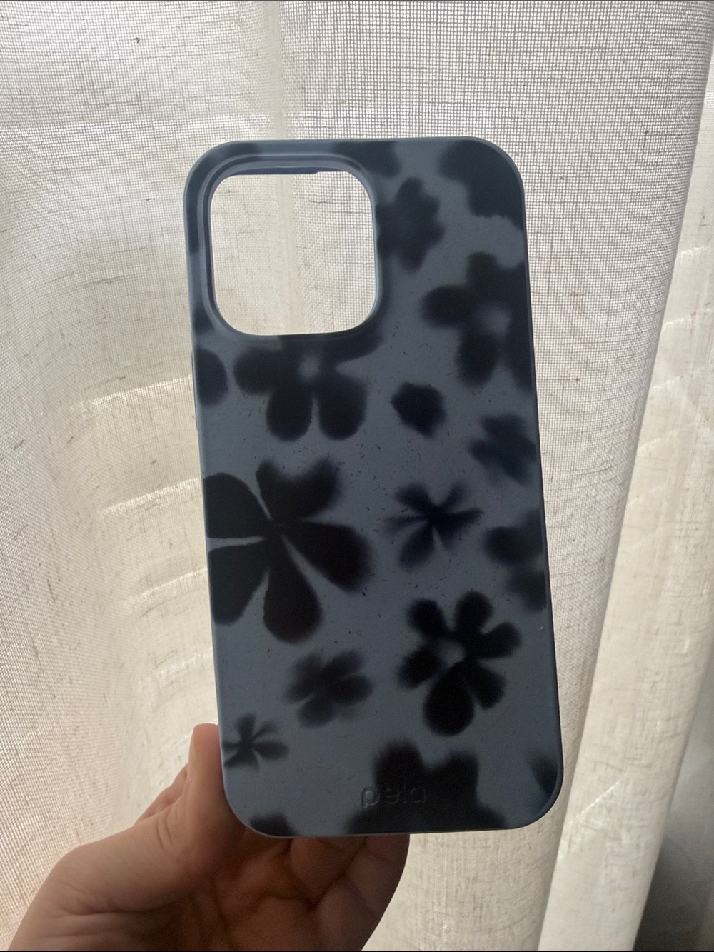 Pela IPhone 16 pro max case hazy daisies